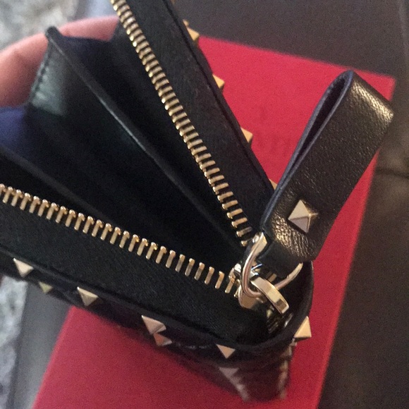 Valentino Garavani rockstud zip around wallet - Picture 3 of 5